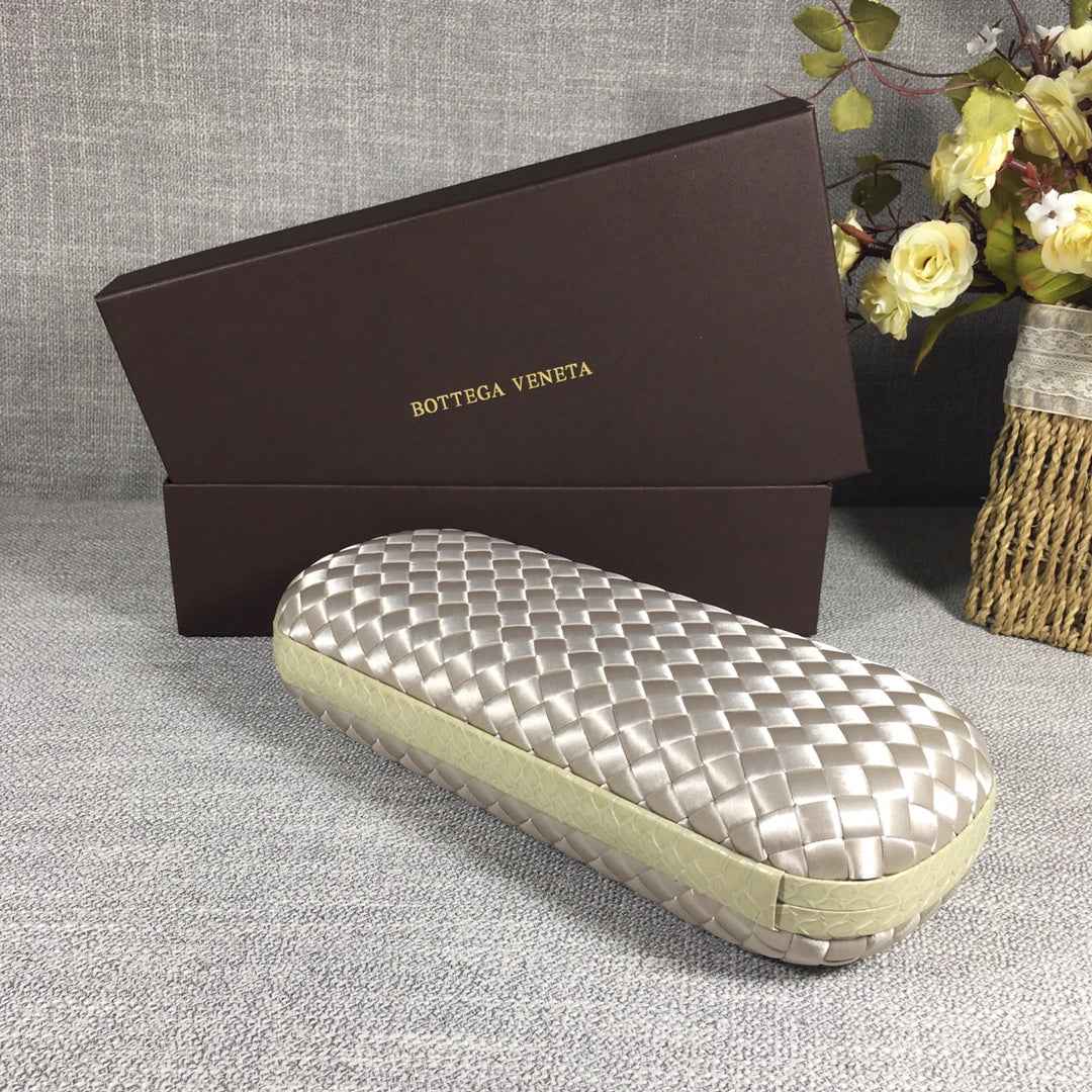 Bottega Veneta Stretch Box Knot 754783 Beige
