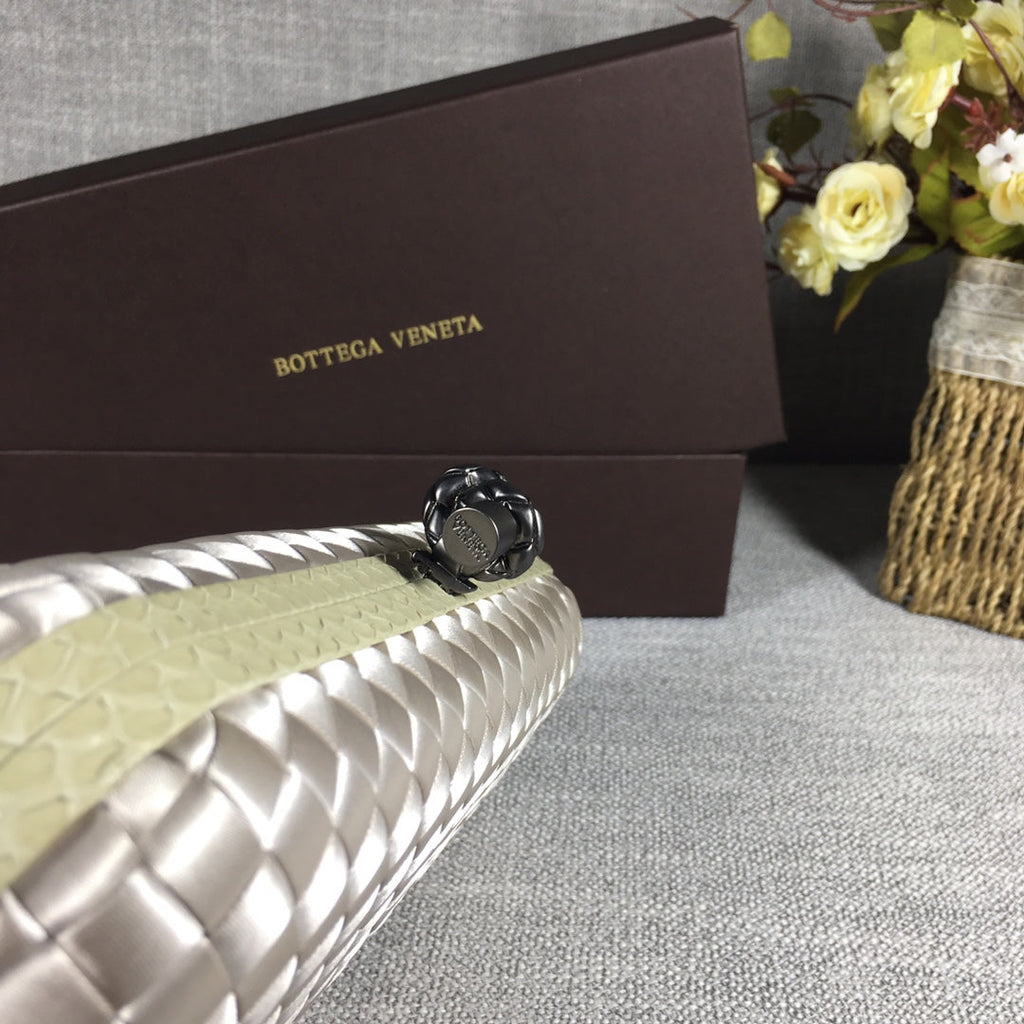 Bottega Veneta Stretch Box Knot 754783 Beige
