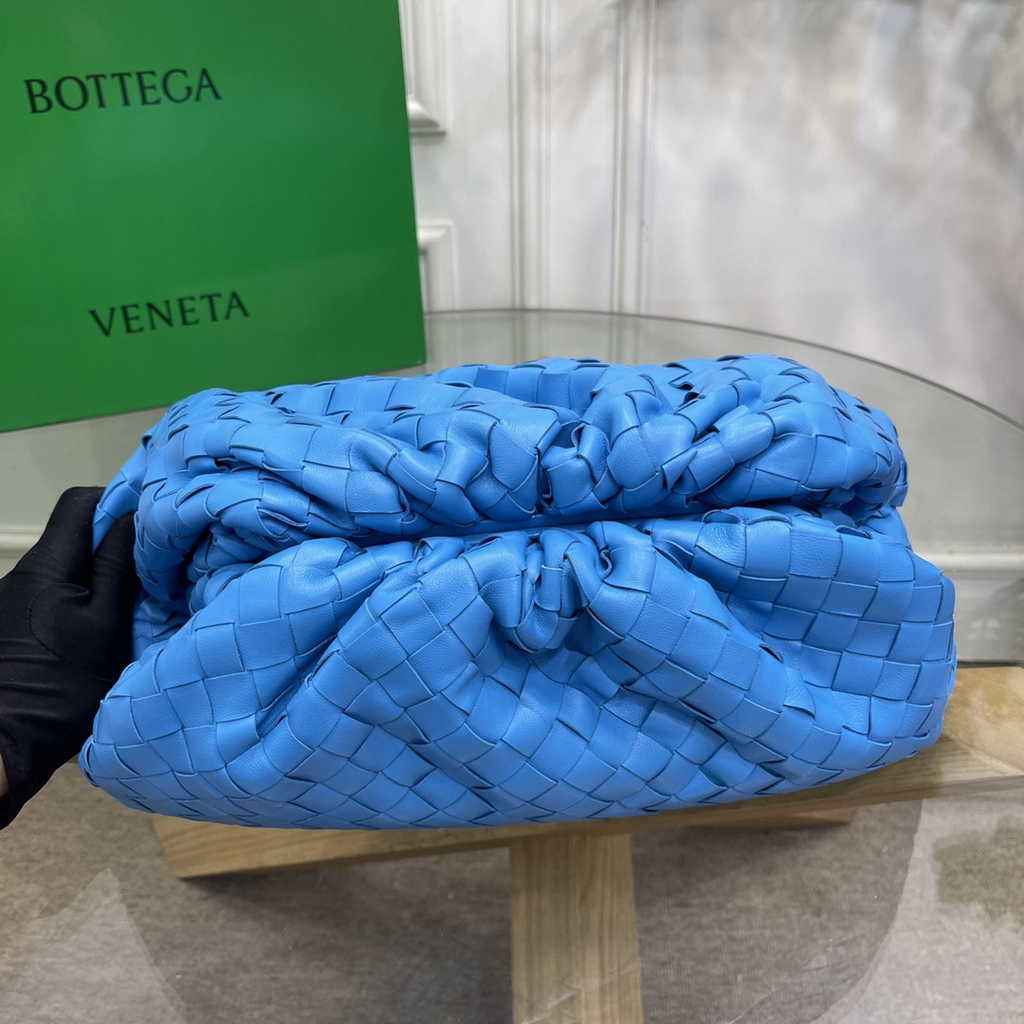 Bottega Veneta Teen Pouch 576175 Blue Leather