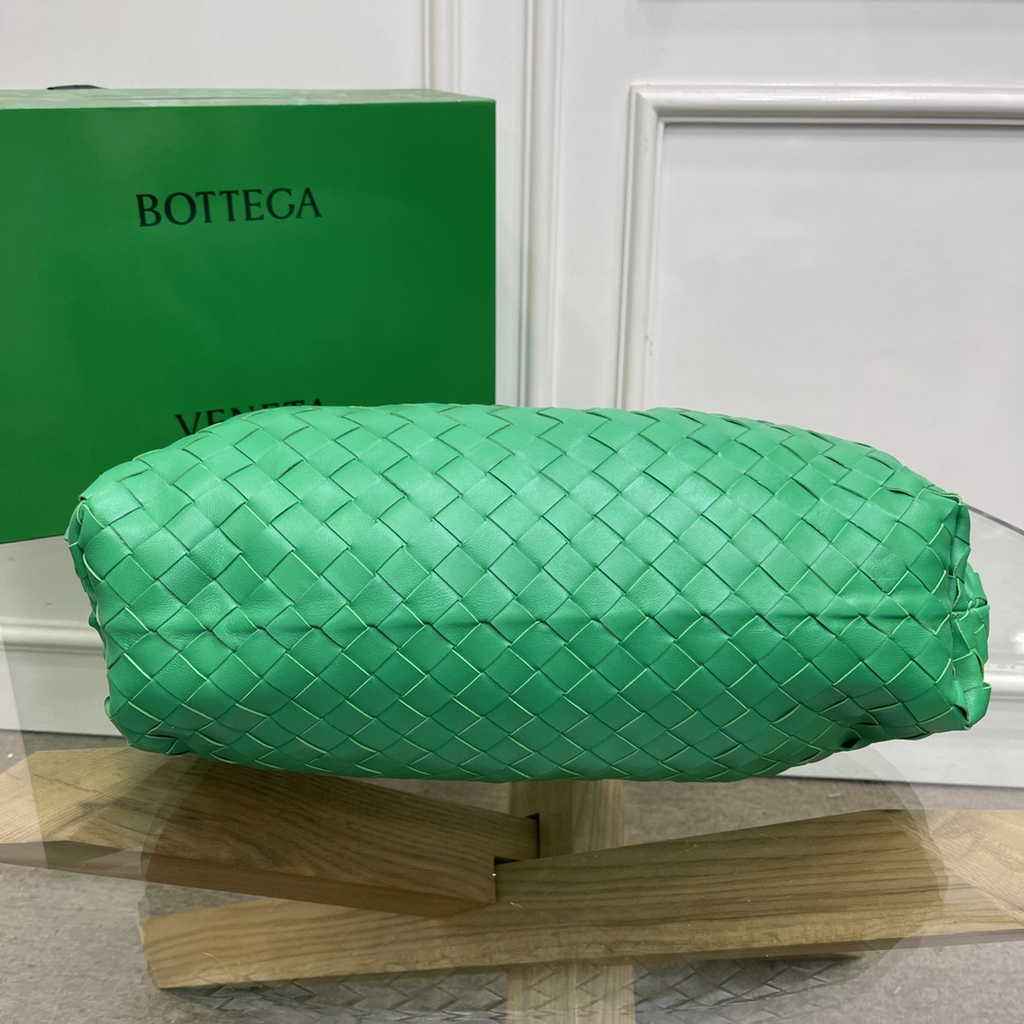 Bottega Veneta Teen Pouch 576175 Green Leather