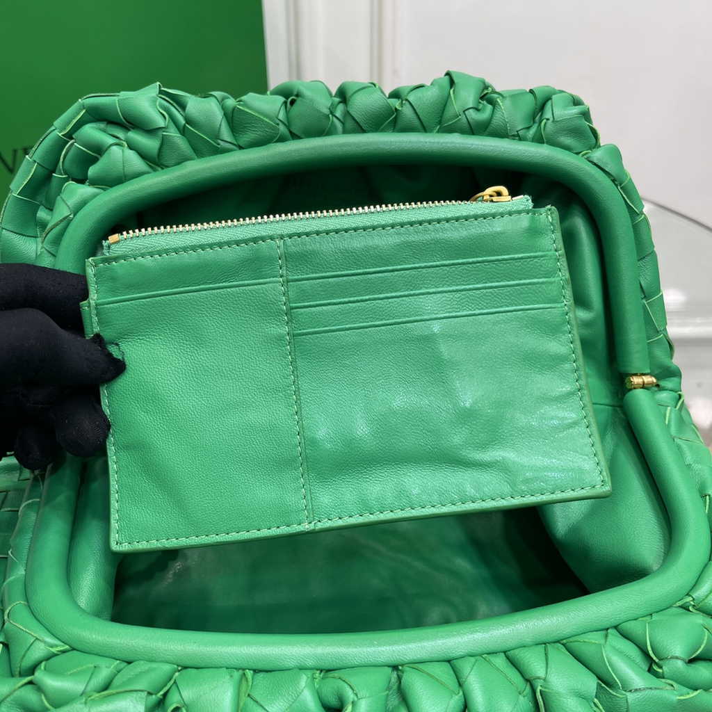 Bottega Veneta Teen Pouch 576175 Green Leather