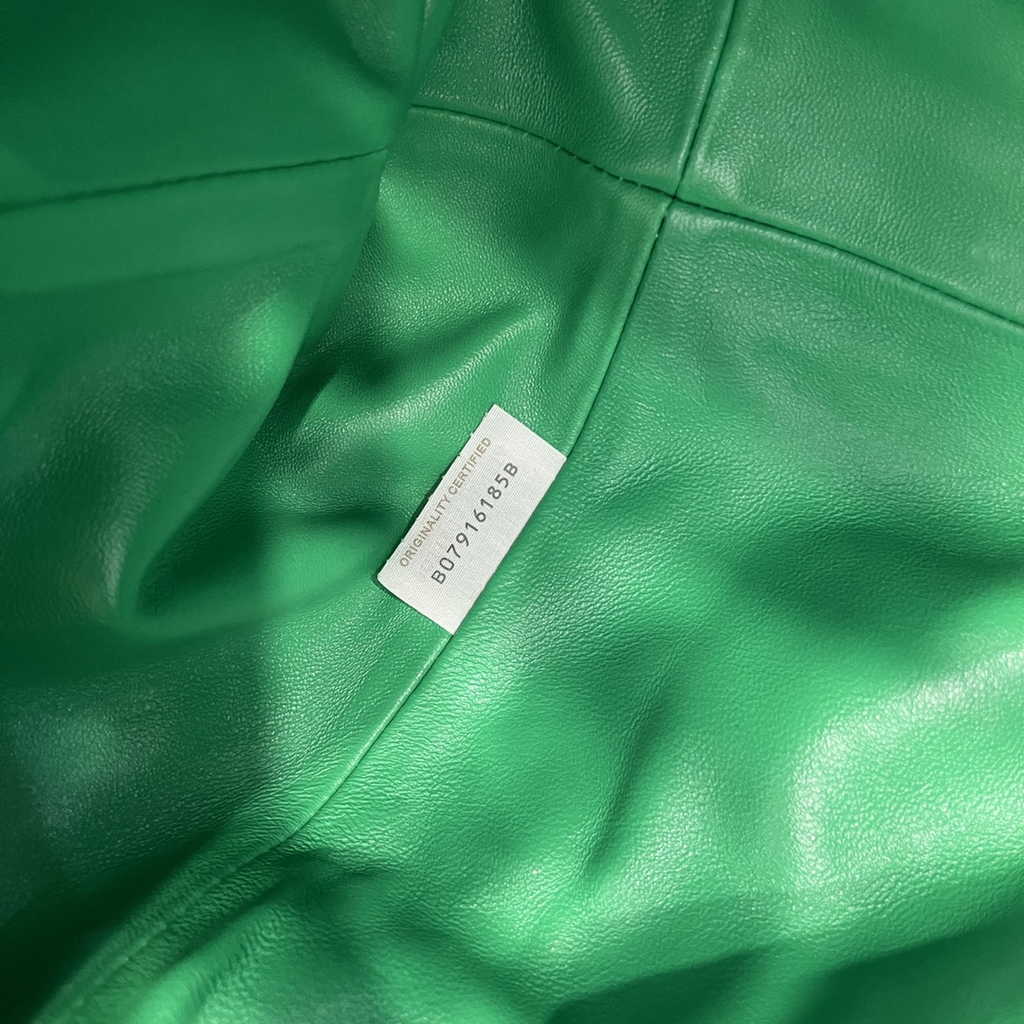 Bottega Veneta Teen Pouch 576175 Green Leather