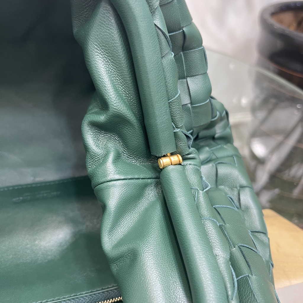 Bottega Veneta Teen Pouch 576175 Dark Green Leather