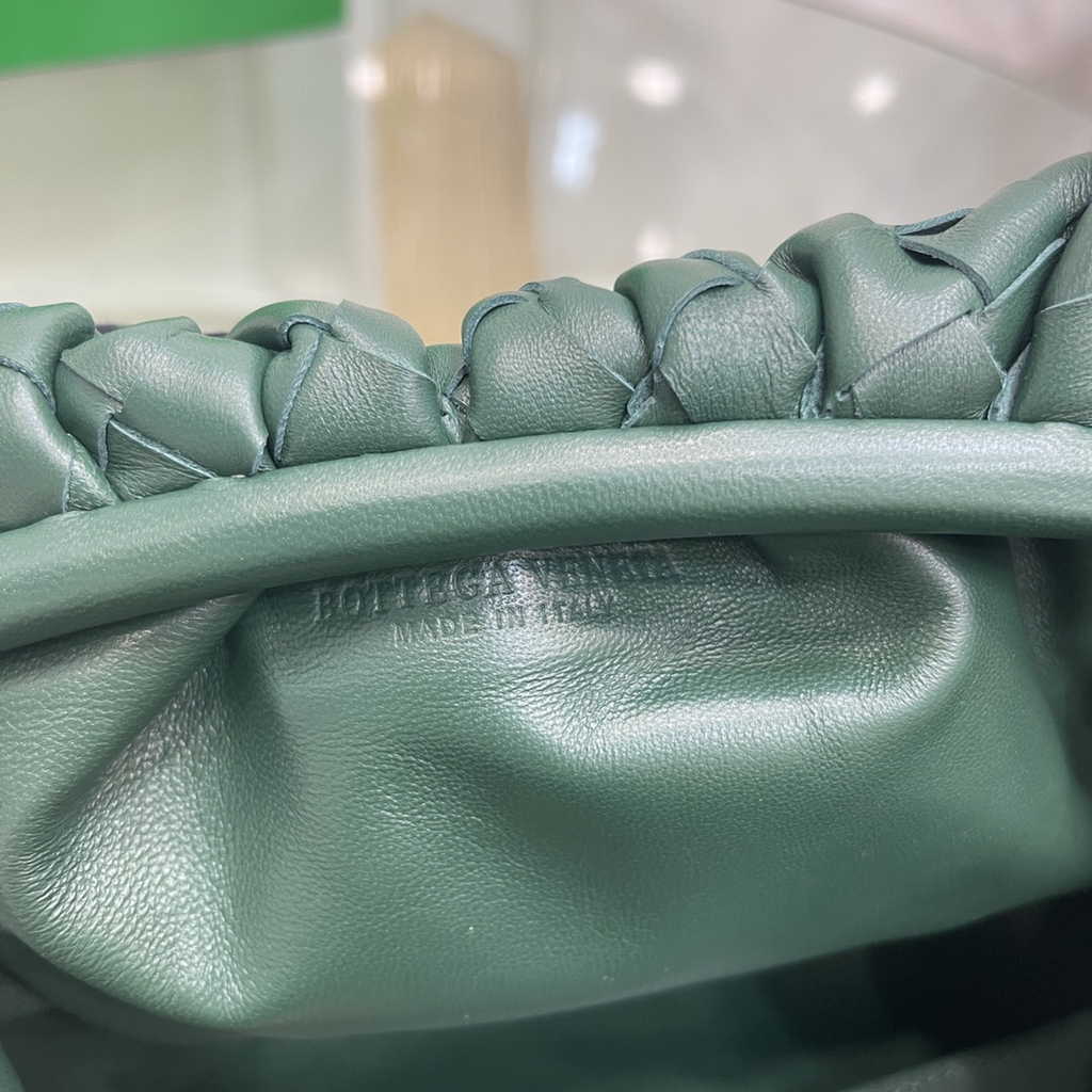 Bottega Veneta Teen Pouch 576175 Dark Green Leather