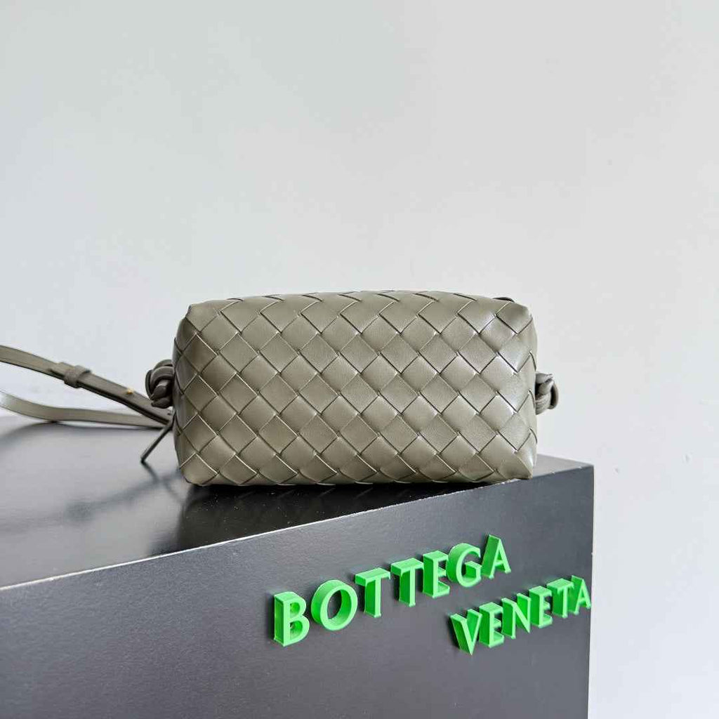 Bottega Veneta Top Handle Loop Bag 796615 in Green
