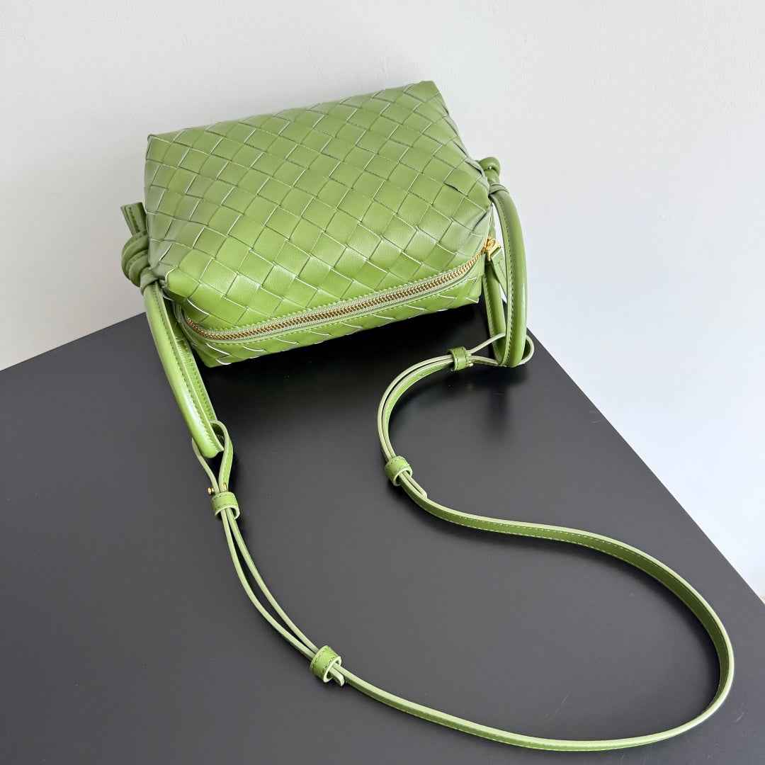 Bottega Veneta Top Handle Loop Bag 796615 in Green Leather