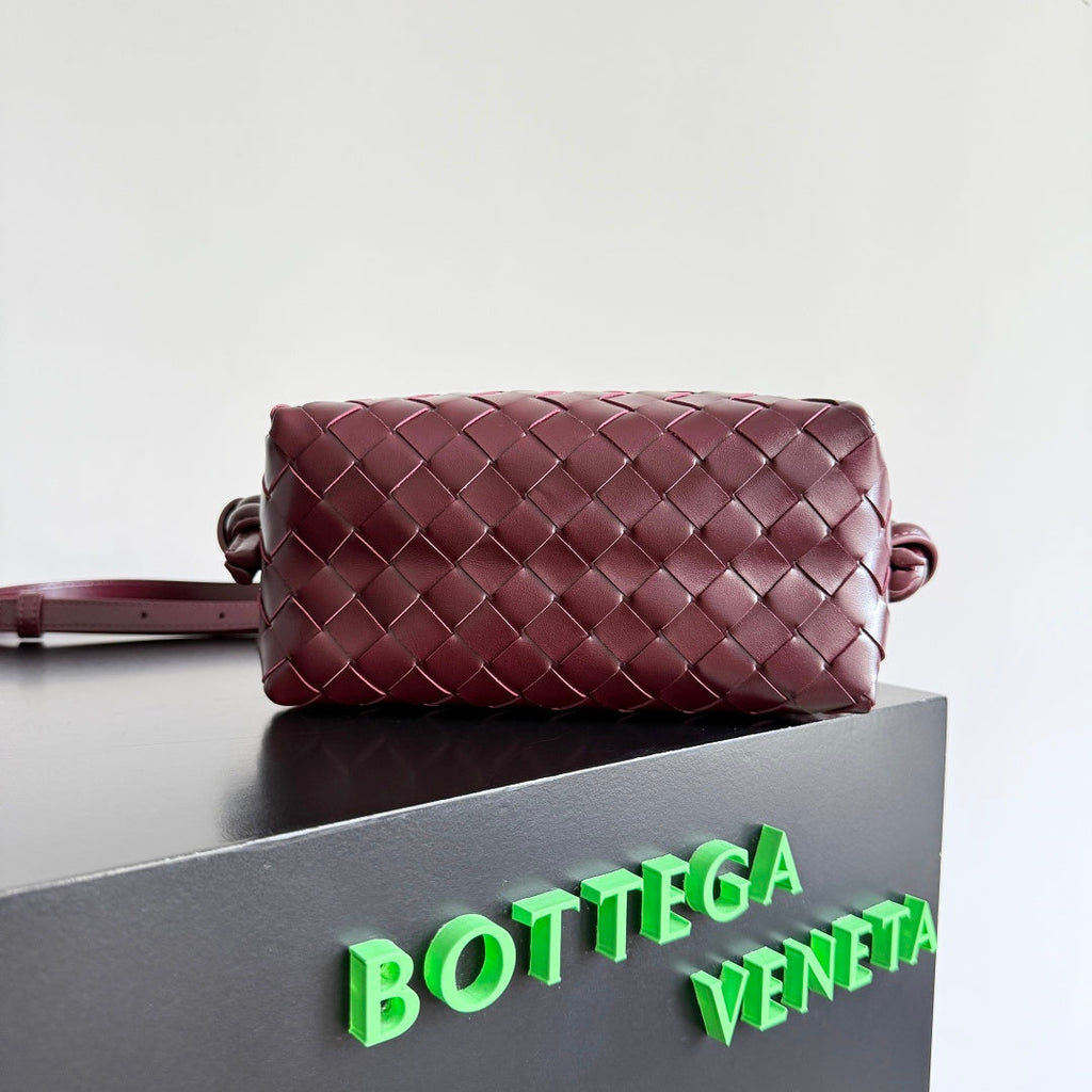 Bottega Veneta Top Handle Loop Bag 796615 in Wine Red