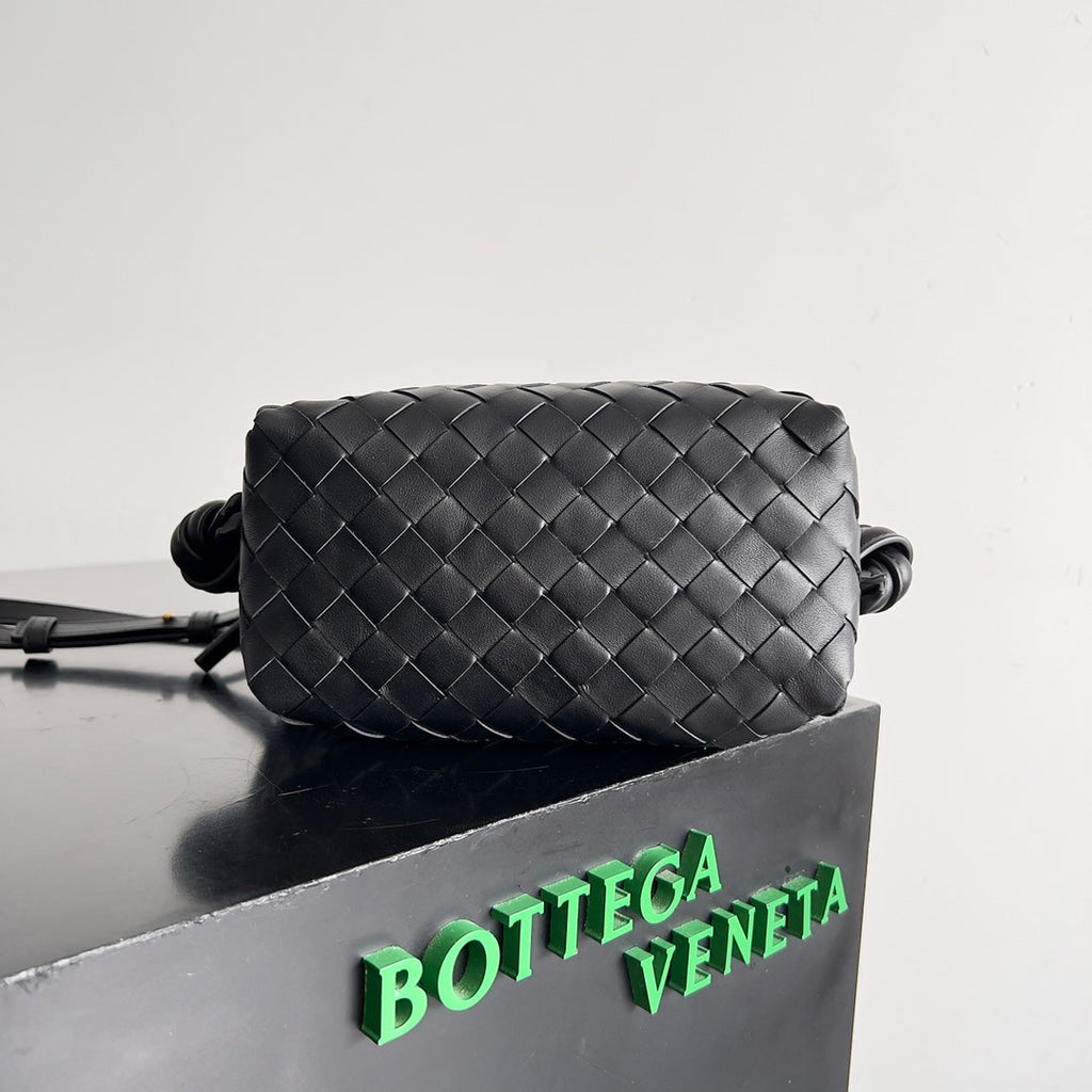 Bottega Veneta Top Handle Loop Bag 796615 in Black