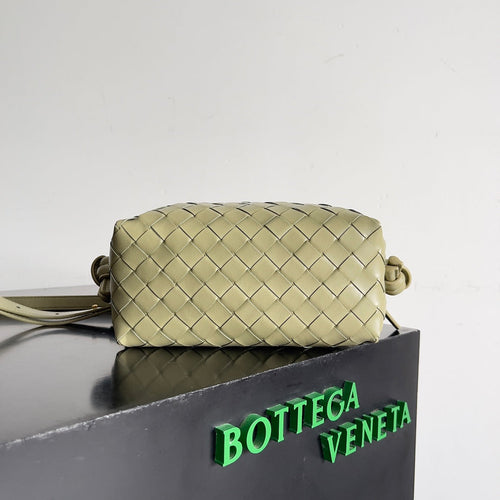 Bottega Veneta Top Handle Loop Bag 796615 in Light Green Leather
