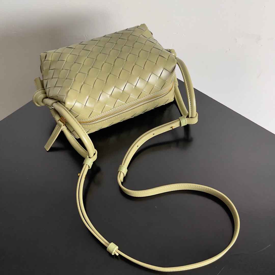 Bottega Veneta Top Handle Loop Bag 796615 in Light Green Leather