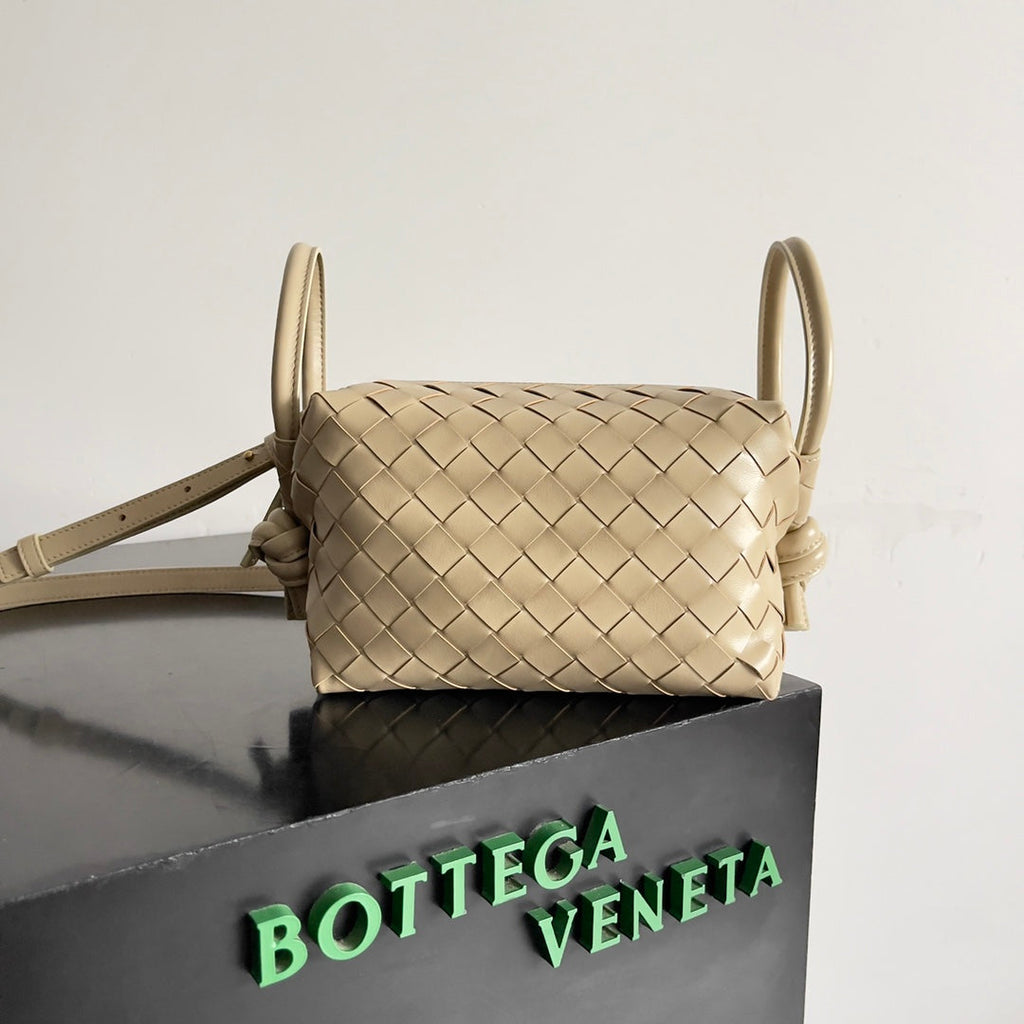 Bottega Veneta Top Handle Loop Bag 796615 in Apricot