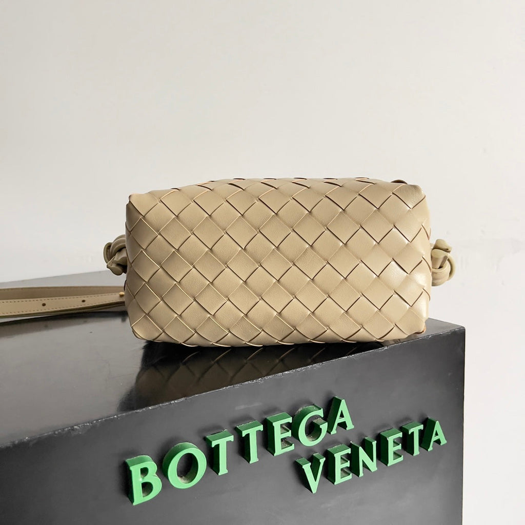 Bottega Veneta Top Handle Loop Bag 796615 in Apricot
