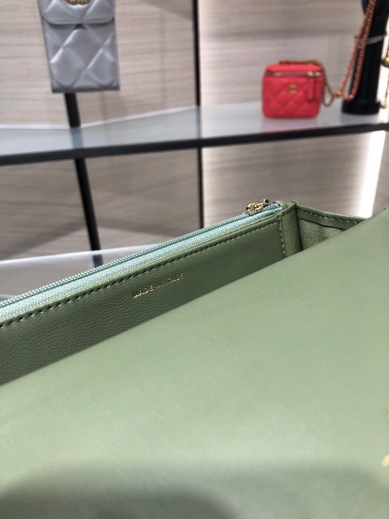 Chanel 19 AP0957 wallet on chain bag Lambskin Green Gold