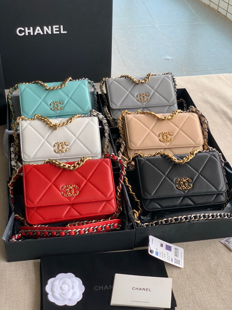 Chanel 19 AP0957 wallet on chain bag Lambskin Red Gold