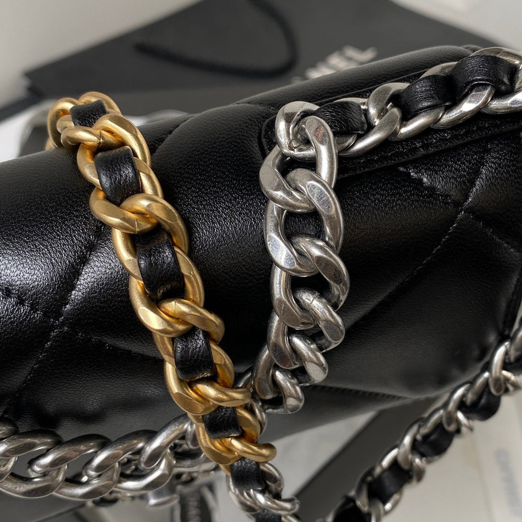 Chanel 19 wallet on chain AP3267 Shiny lambskin Black Silver