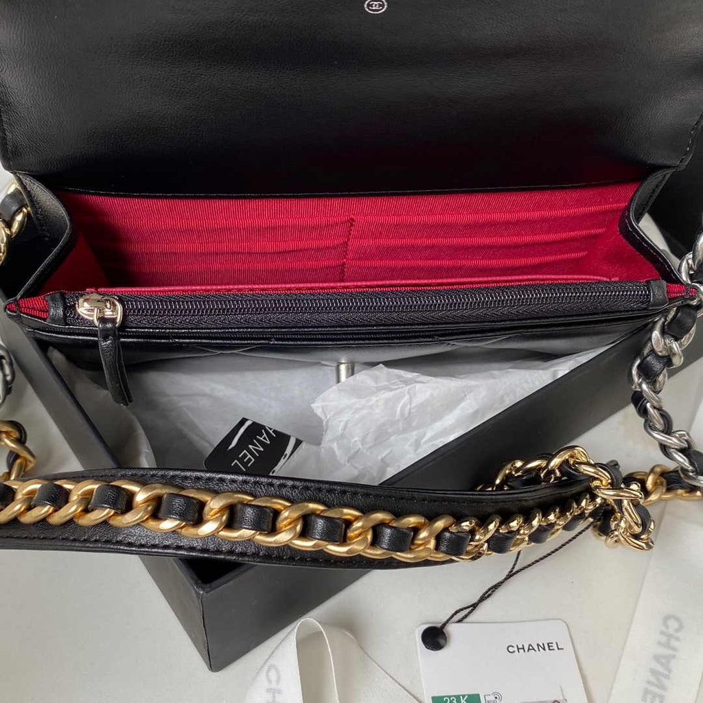 Chanel 19 wallet on chain AP3267 Shiny lambskin Black Silver
