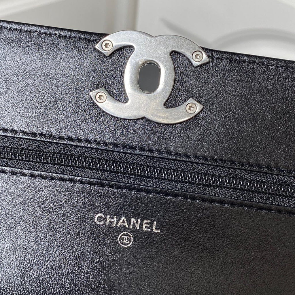 Chanel 19 wallet on chain AP3267 Shiny lambskin Black Silver