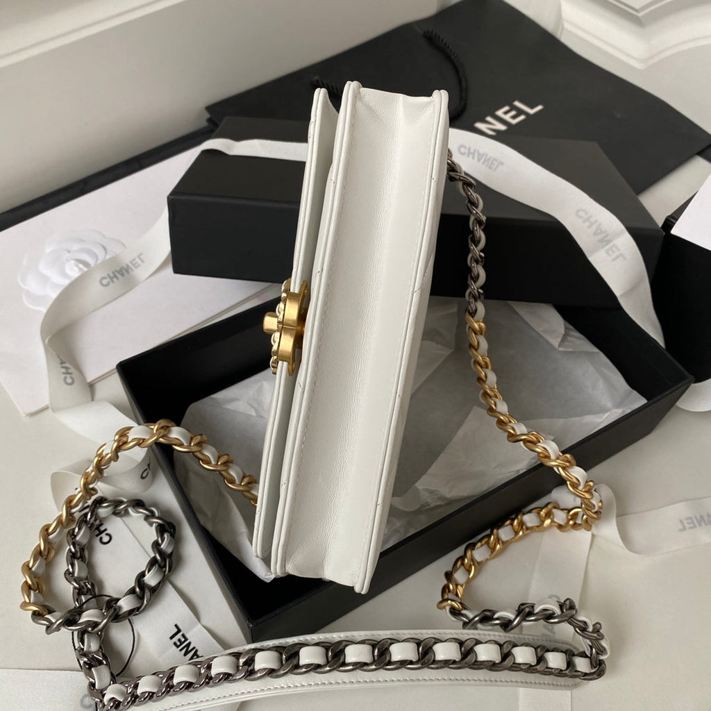 Chanel 19 wallet on chain AP3267 Shiny lambskin White Gold
