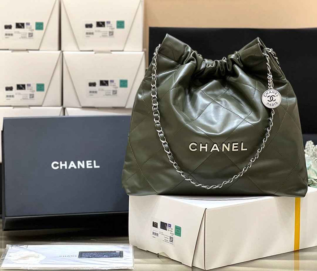 Chanel 22 Bag AS3261 Dark Green Shiny Calfskin Gold-Tone Metal