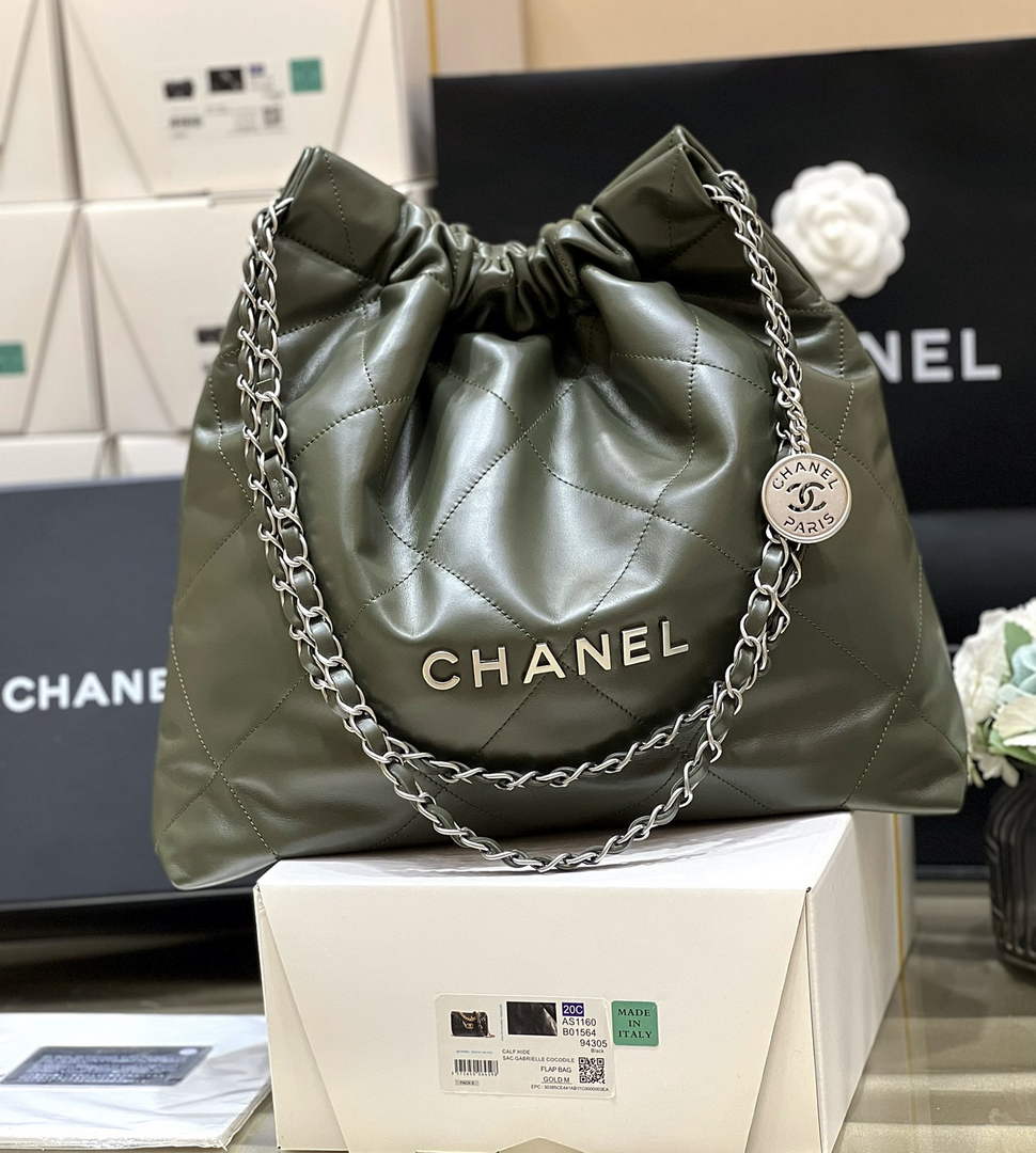 Chanel 22 Bag AS3261 Dark Green Shiny Calfskin Gold-Tone Metal