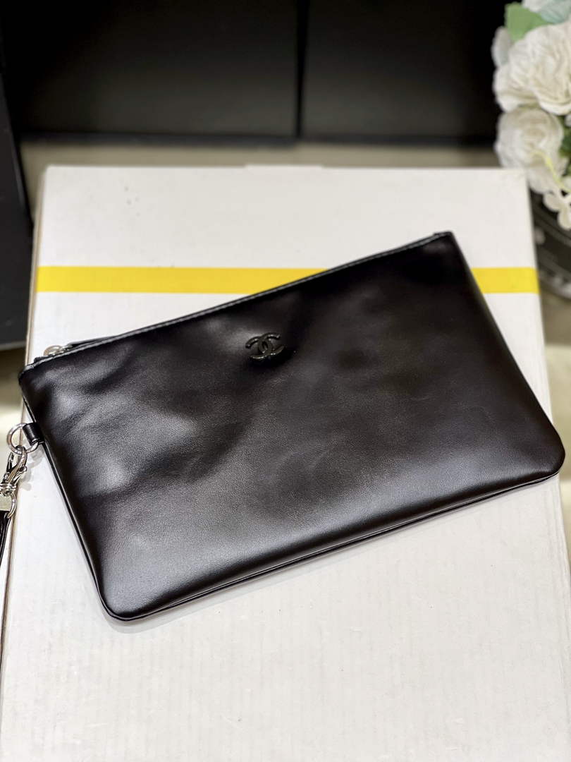 Chanel 22 Bag AS3261 Black Shiny Calfskin Black-Tone Metal