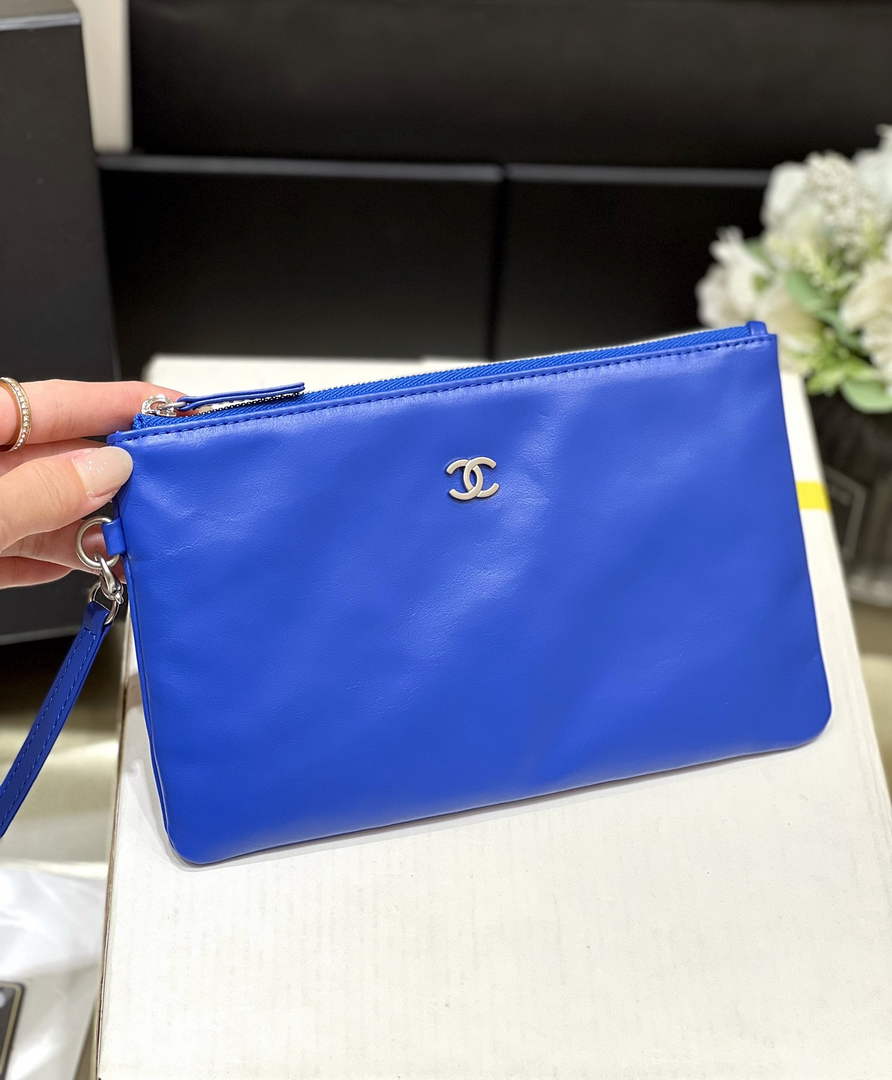 Chanel 22 Bag AS3261 Blue Shiny Calfskin Silver-Tone Metal
