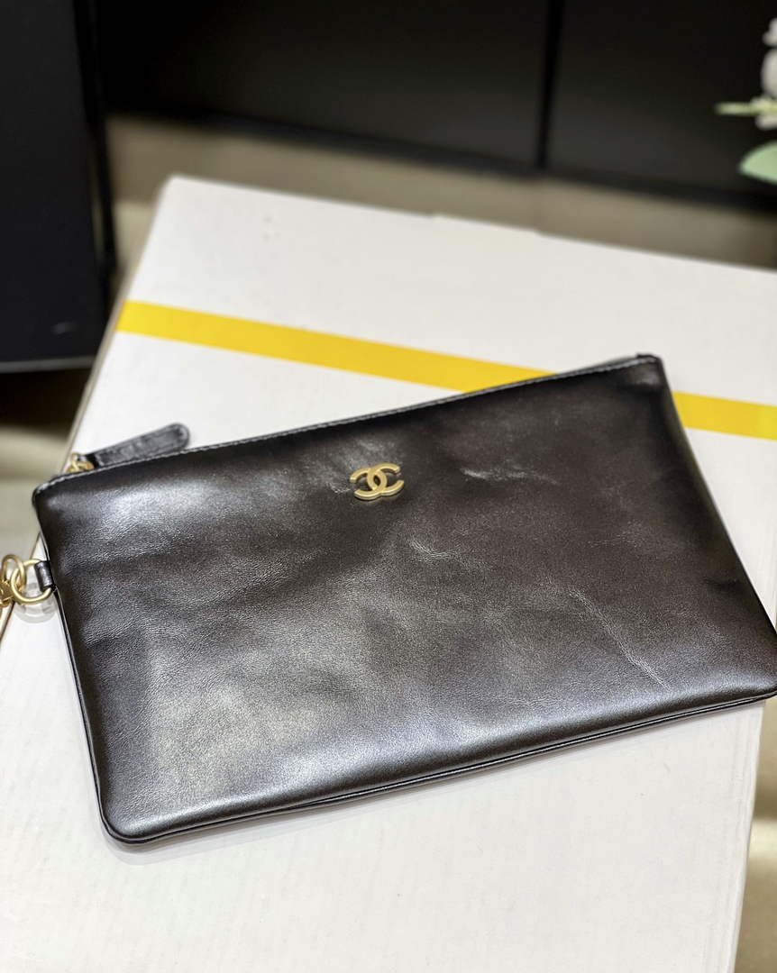 Chanel 22 Bag AS3261 Silver Gray Shiny Calfskin Gold-Tone Metal