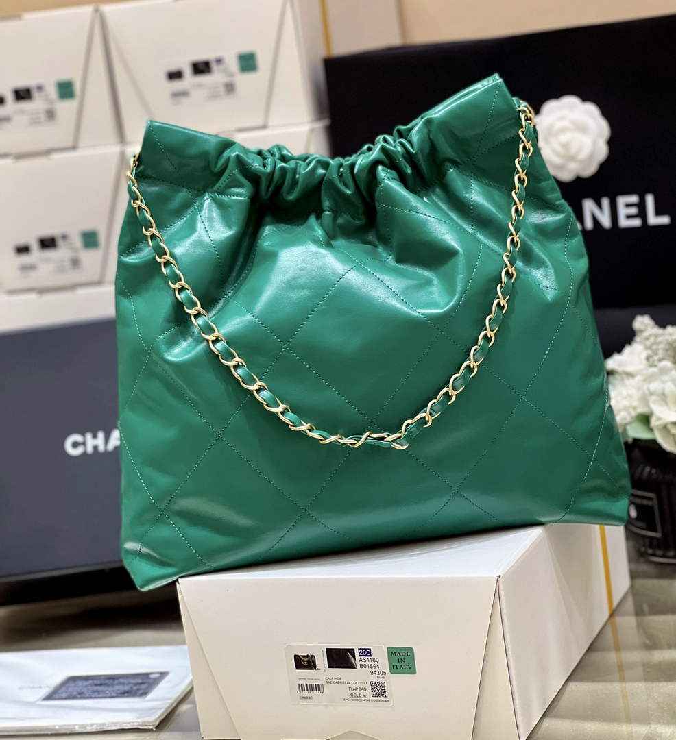 Chanel 22 Bag AS3261 Green Shiny Calfskin Gold-Tone Metal