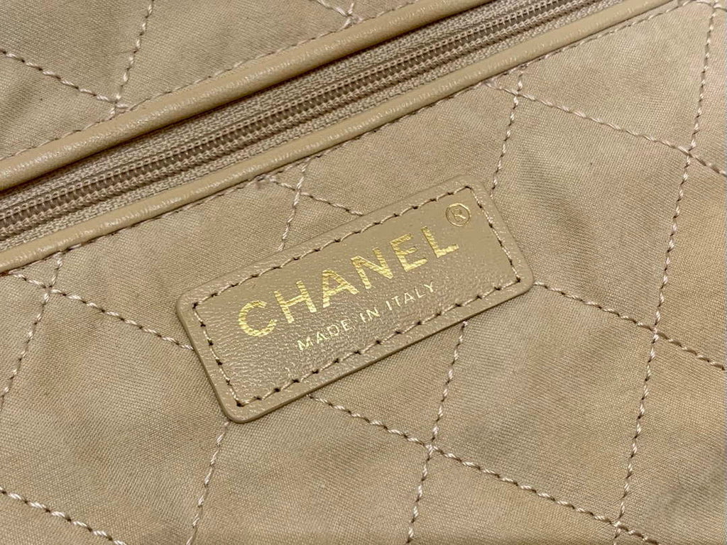 Chanel 22 Bag AS3261 White Shiny Calfskin Gold-Tone Metal