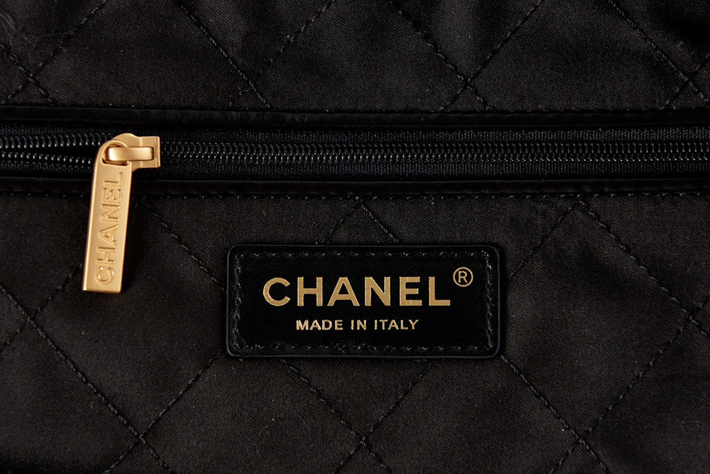 Chanel 22 Handbag AS3260 Tweed Gold Metal Black Burgundy