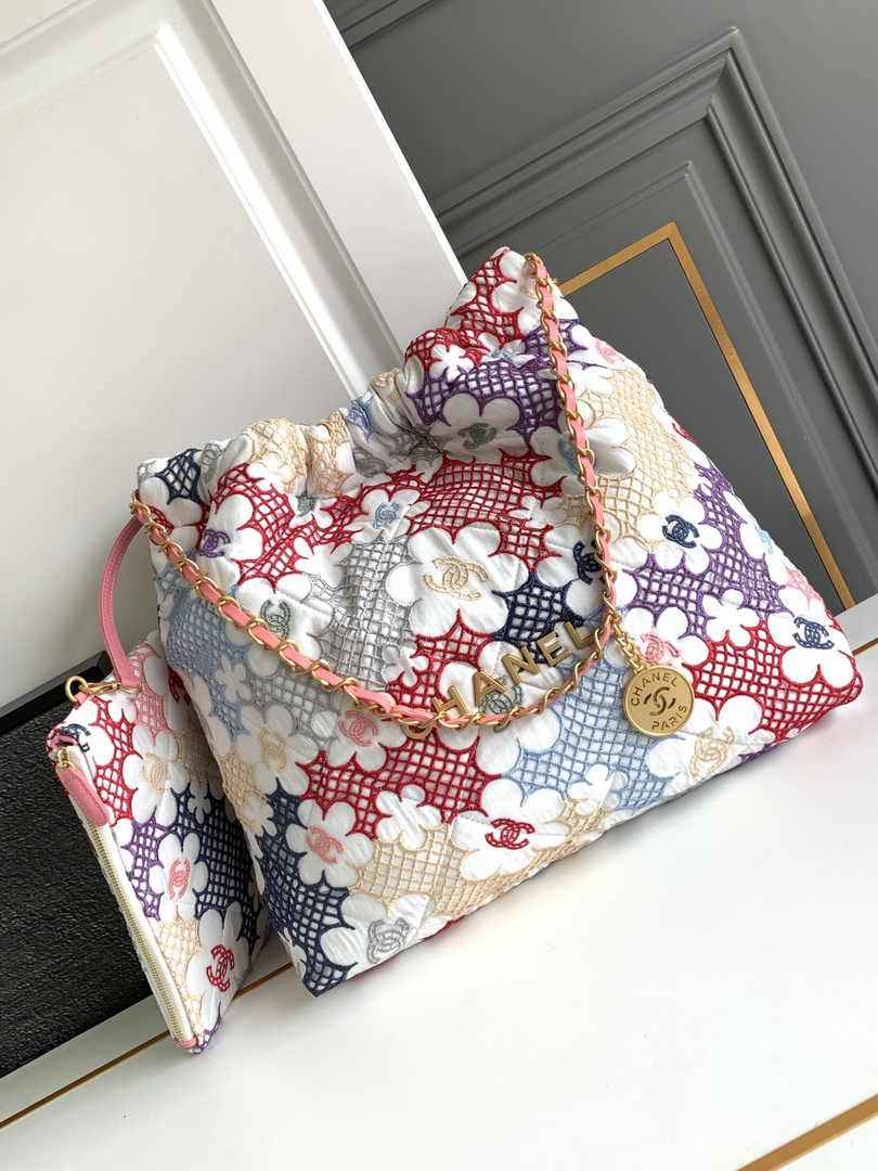 Chanel 22 Handbag AS3261 Lace Patchwork Gold-Tone