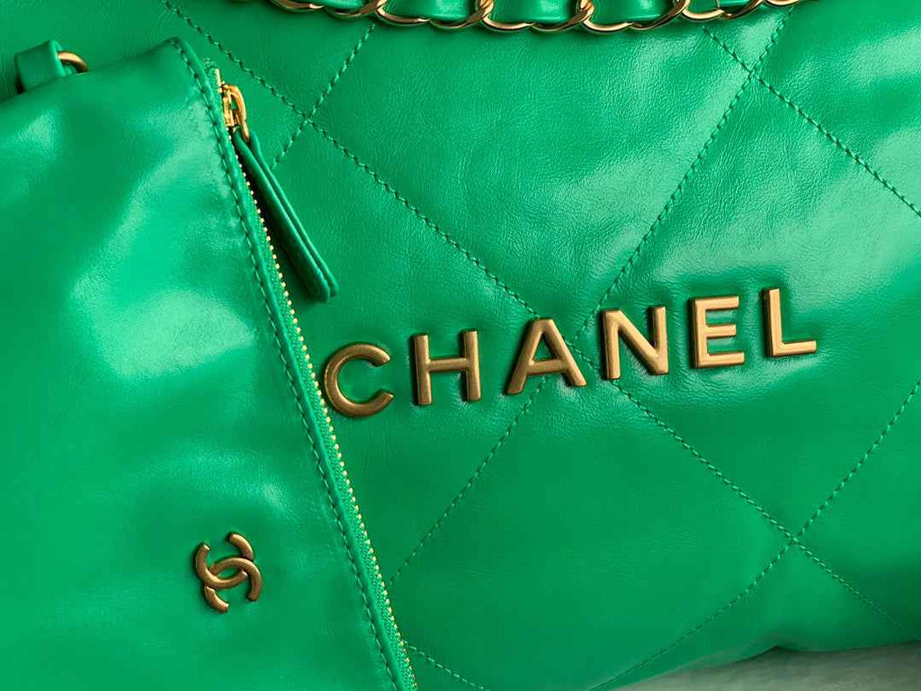 Chanel 22 Handbag AS3261 Shiny Calfskin Gold-Tone Metal Green