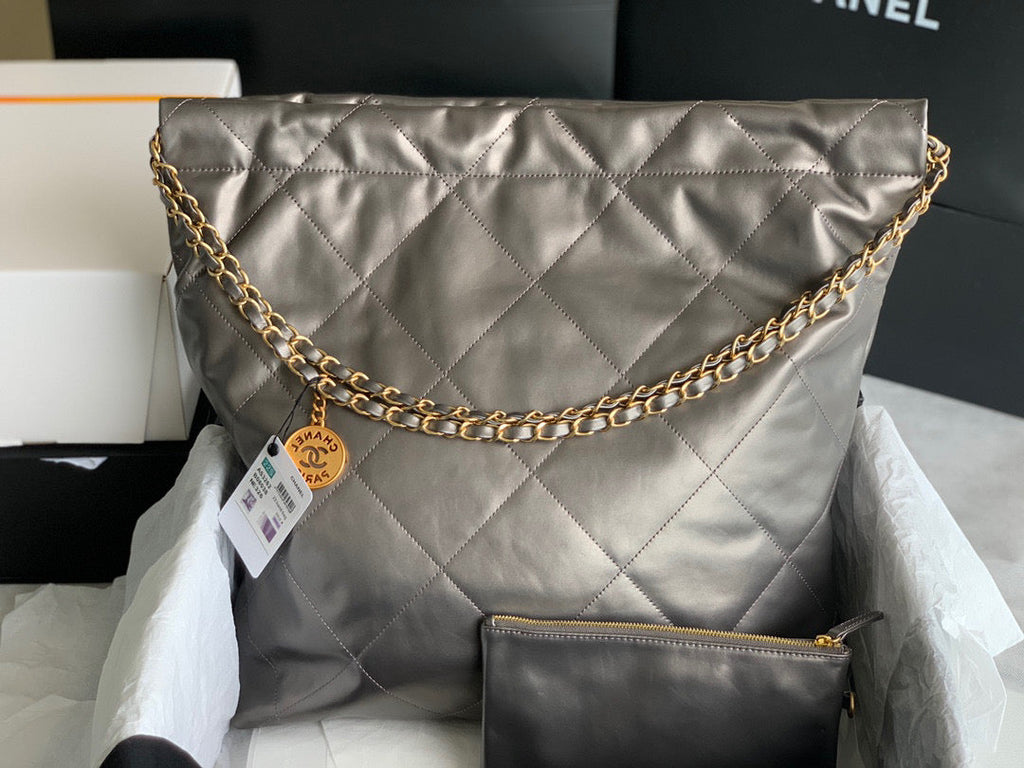 Chanel 22 Handbag AS3261 Shiny Calfskin Gold-Tone Metal Ruthenium