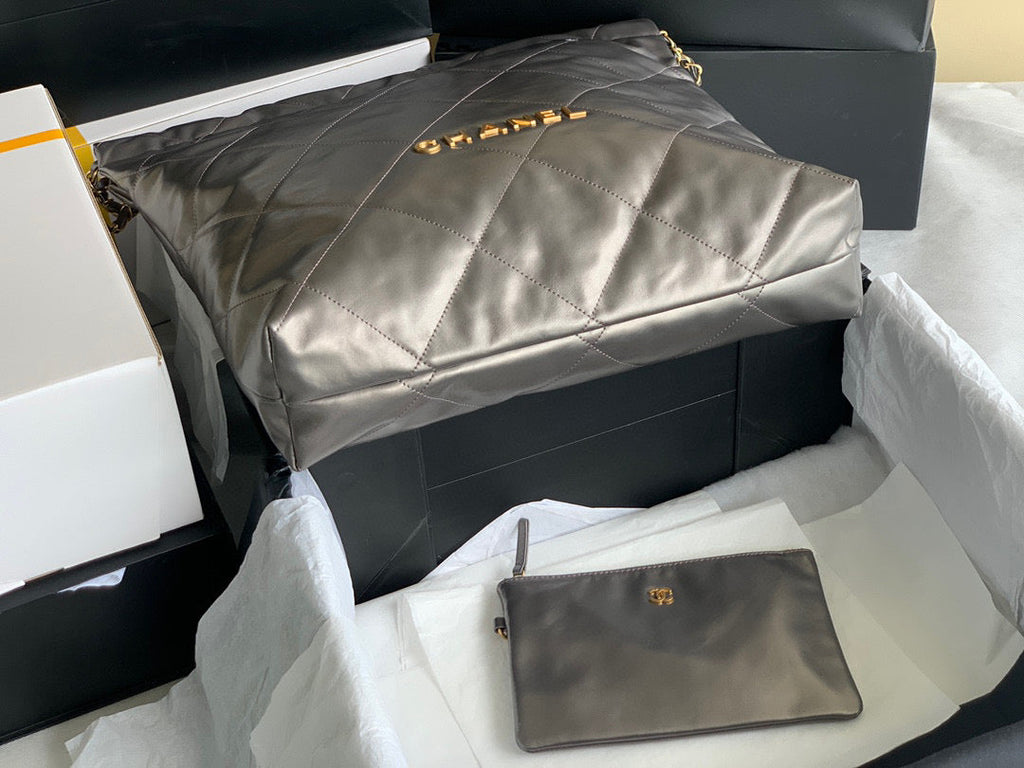 Chanel 22 Handbag AS3261 Shiny Calfskin Gold-Tone Metal Ruthenium