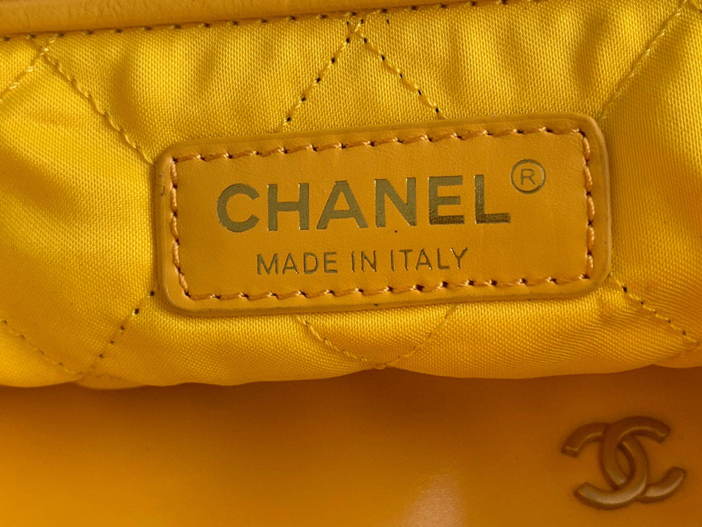 Chanel 22 Handbag AS3261 Shiny Calfskin Gold-Tone Metal Yellow