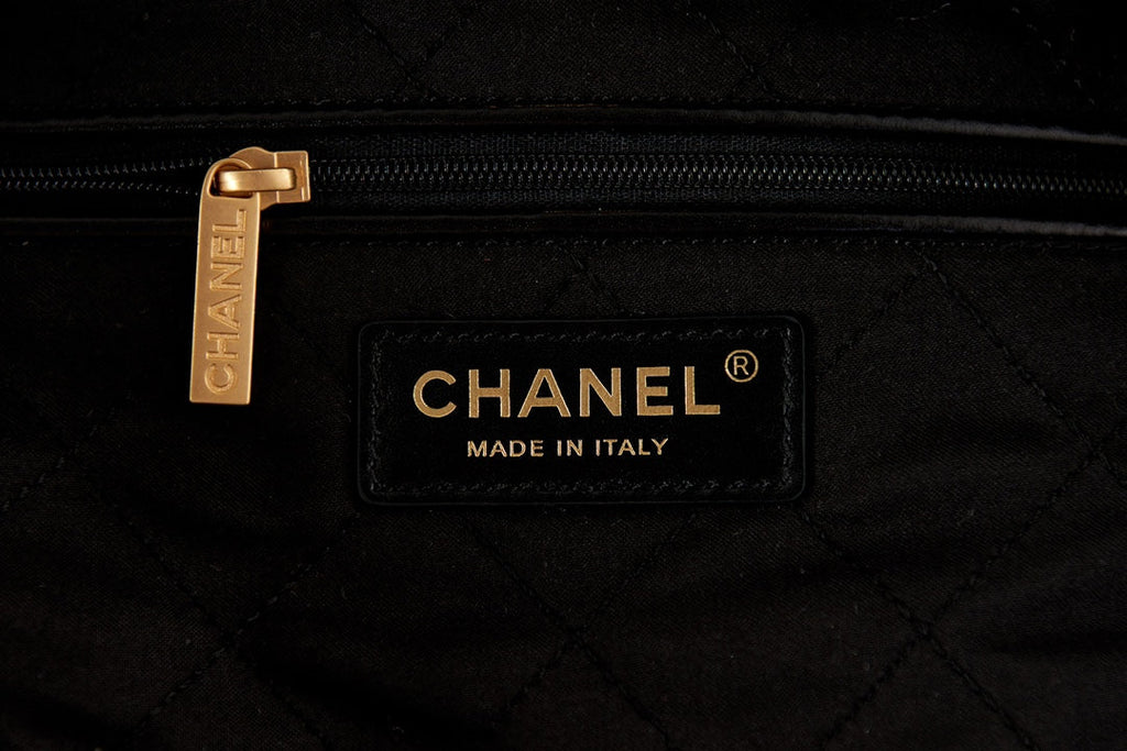 Chanel 22 Handbag AS3261 Tweed Gold Metal Black Burgundy
