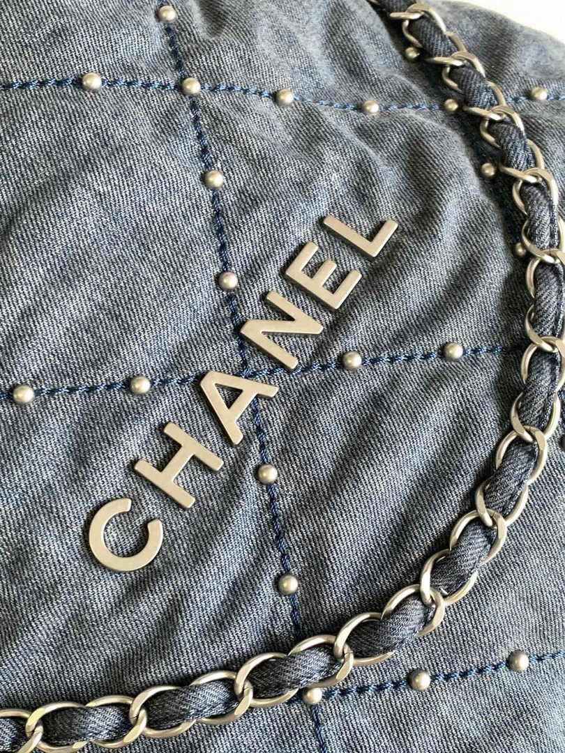 Chanel 22 Handbag AS3261 Washed Denim Silver-Tone