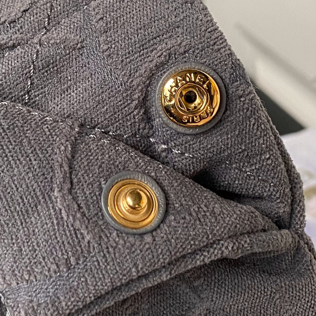 Chanel 22 Handbag AS3261 Gray Denim Gold Metal
