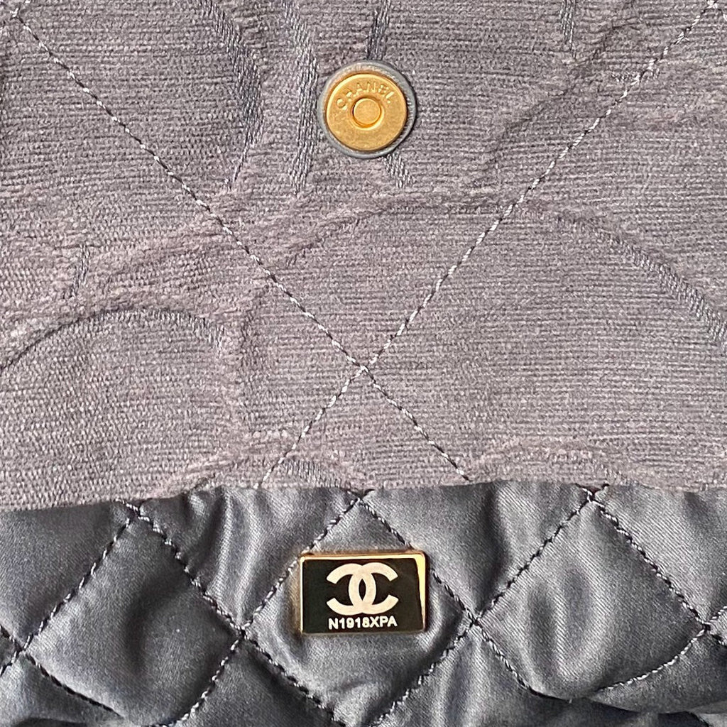 Chanel 22 Handbag AS3261 Gray Denim Gold Metal