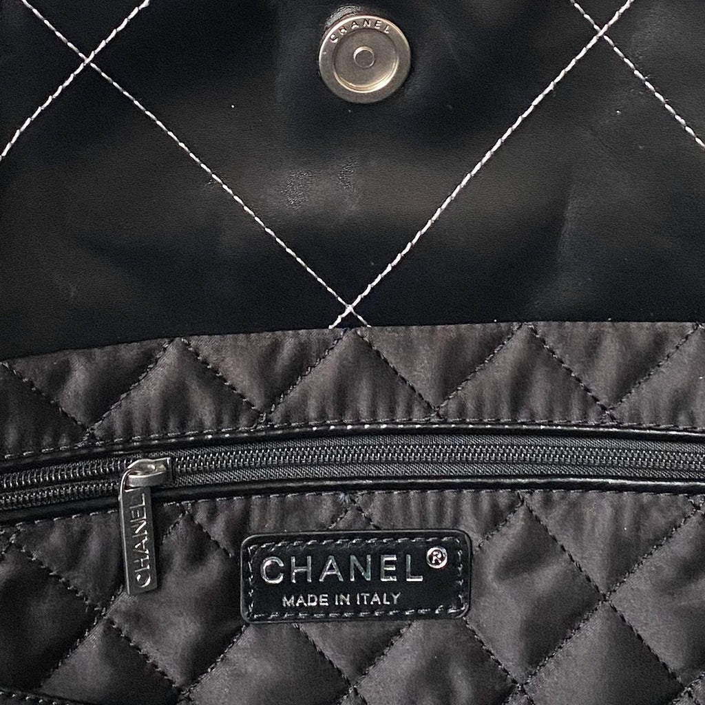 Chanel 22 Handbag AS3261 Gray Calfskin