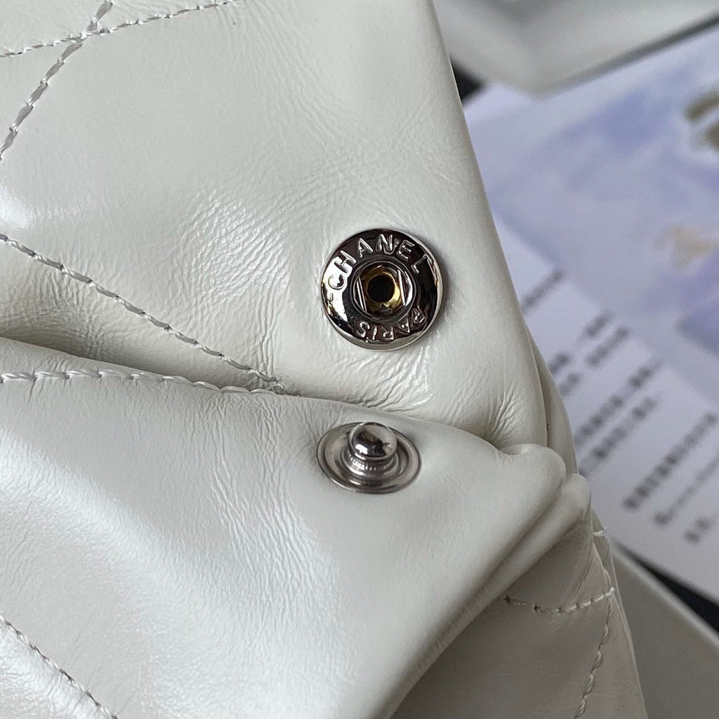 Chanel 22 Handbag AS3261 White Calfskin