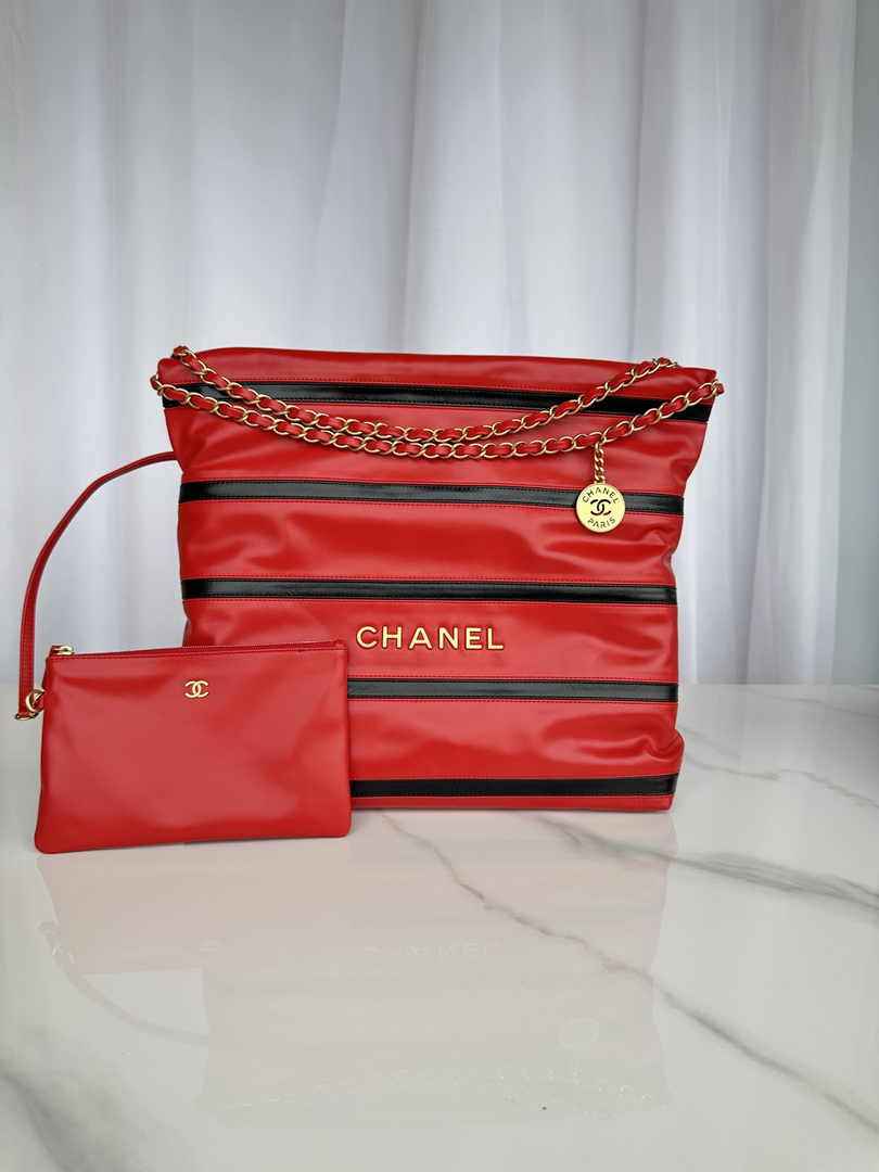 Chanel 22 Handbag AS3261 Red Black Calfskin