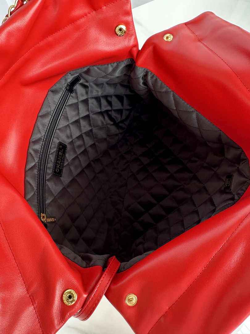 Chanel 22 Handbag AS3261 Red Black Calfskin