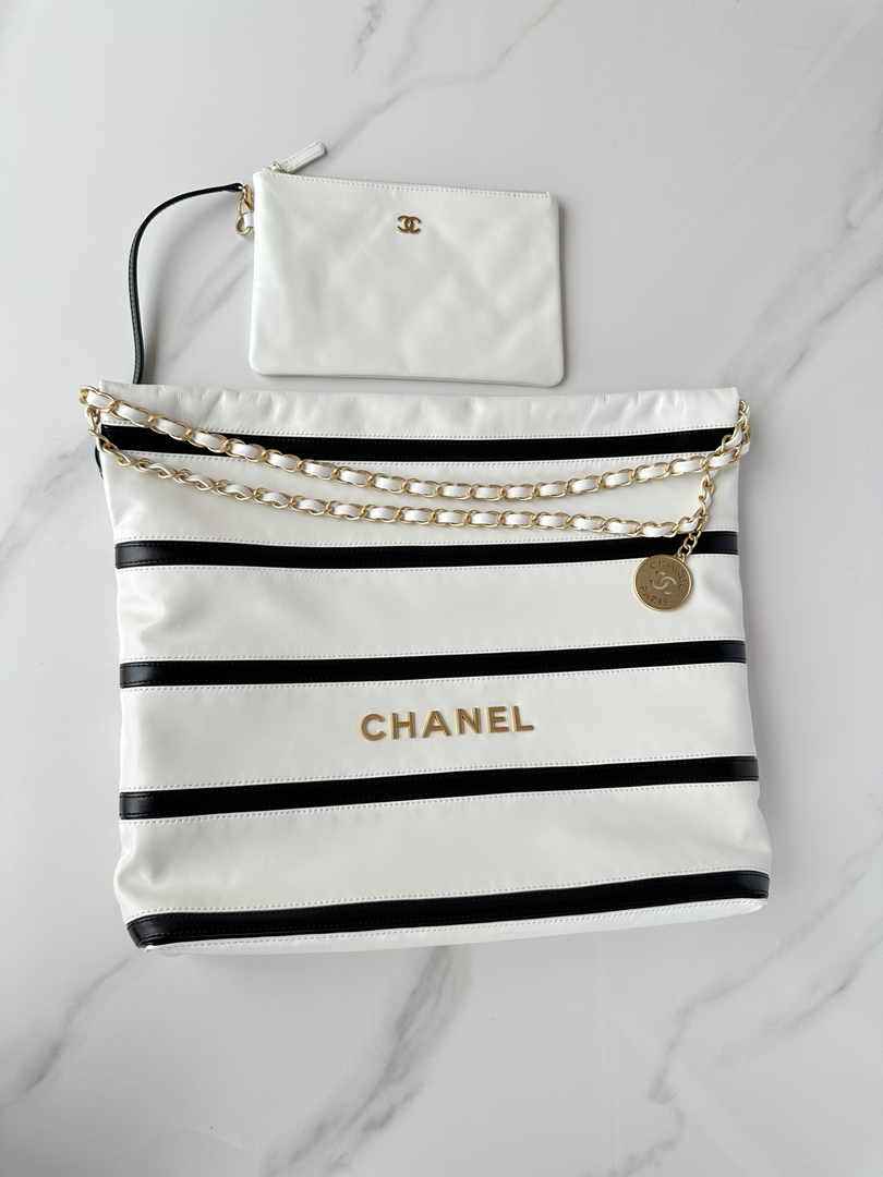Chanel 22 Handbag AS3261 White Black Calfskin