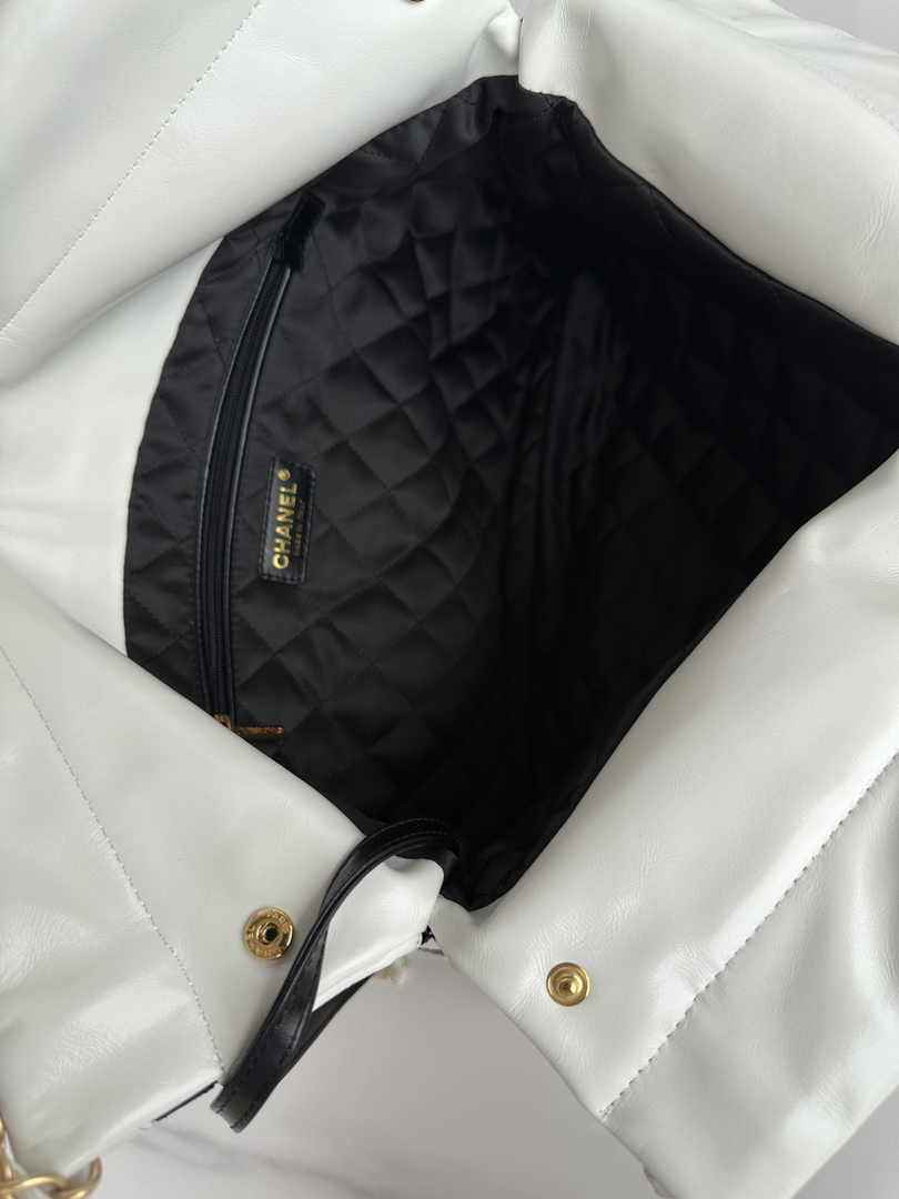 Chanel 22 Handbag AS3261 White Black Calfskin