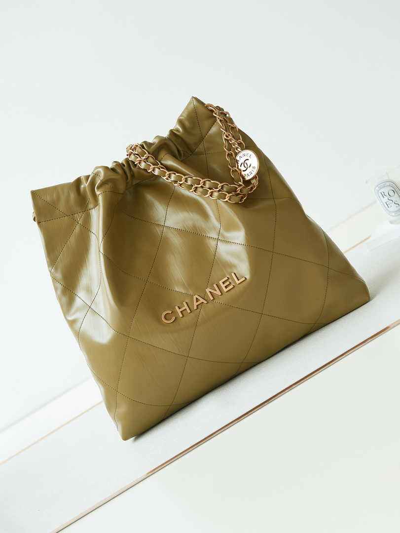 Chanel 22 Handbag AS3261 Calfskin Green
