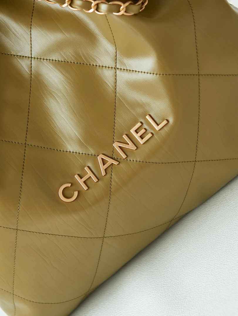 Chanel 22 Handbag AS3261 Calfskin Green