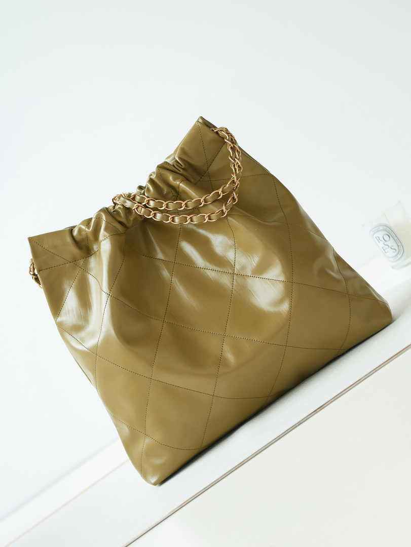 Chanel 22 Handbag AS3261 Calfskin Green