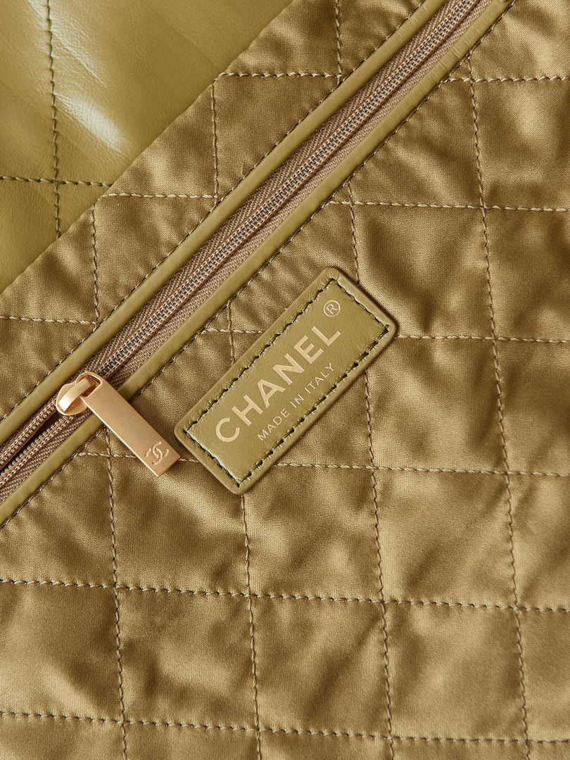Chanel 22 Handbag AS3261 Calfskin Green