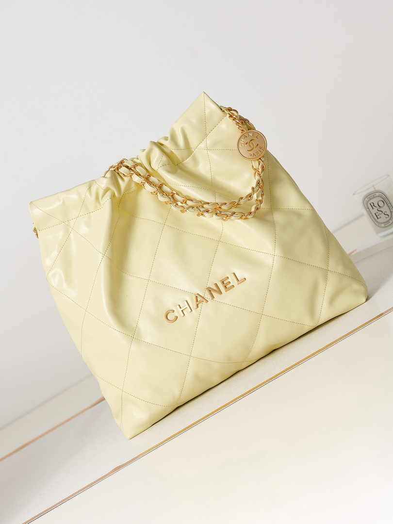 Chanel 22 Handbag AS3261 Calfskin Light Yellow
